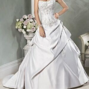 NEW Never Worn Maggie Sottero Novias Wedding Dress - Ivory, Size 2-4, Small
